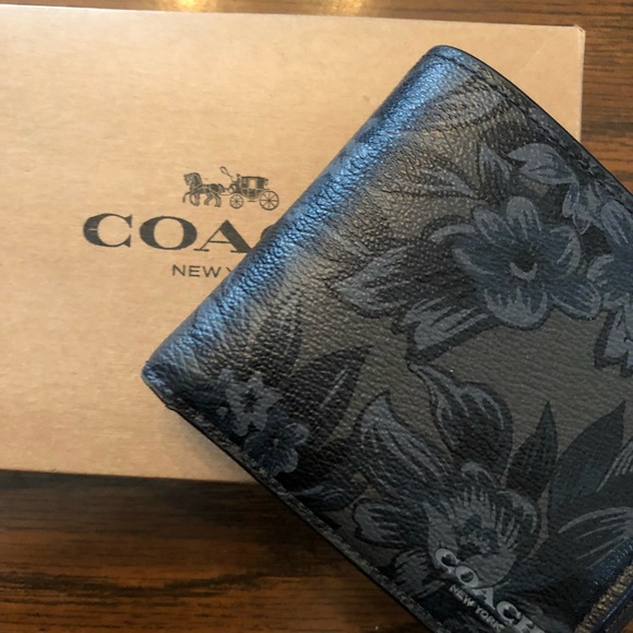 Coach Other - Men’s Blue Hibiscus slim double billfold wallet